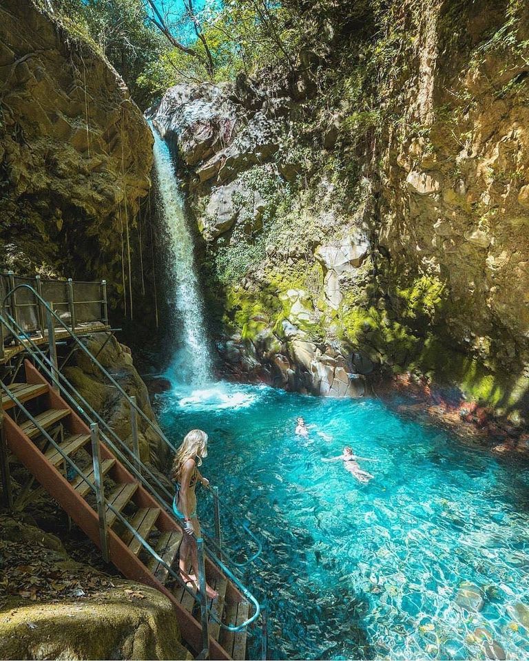 Oropéndola Waterfall